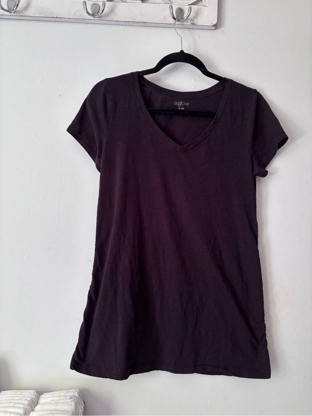 a:glow Women's V-Neck Short Sleeve Tee in black